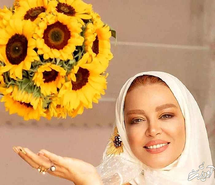 تمسخر لباس خز بهاره رهنما در جشن حافظ + عکس 